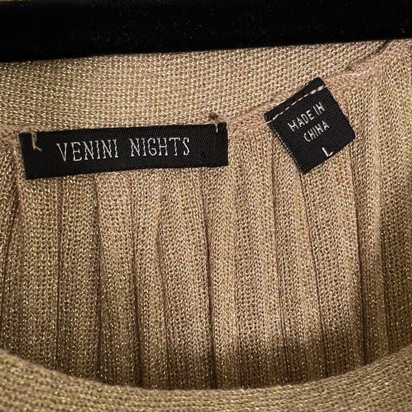 Gold sparkle pleated knit sleeveless top / tunic size large - Picture 3 of 3